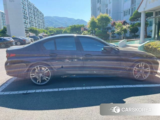 BMW 5 Series (G30) 2023 Черный из Кореи, фото 4