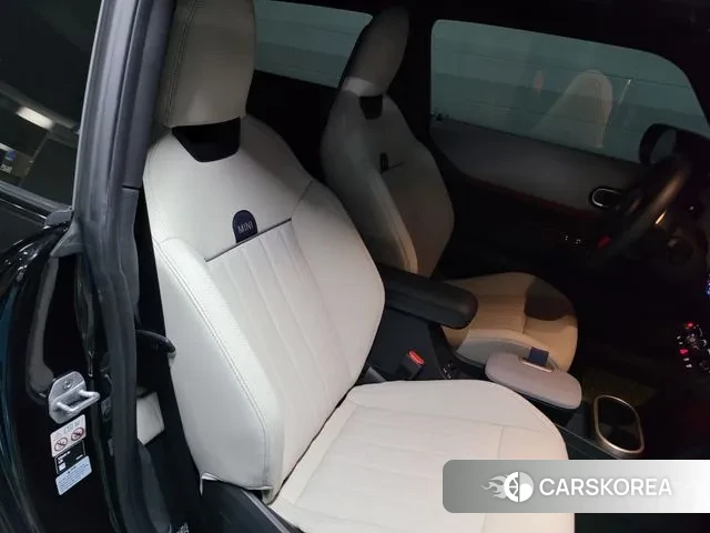 Mini Cooper S 4th Generation 2025 Черный из Кореи, фото 4