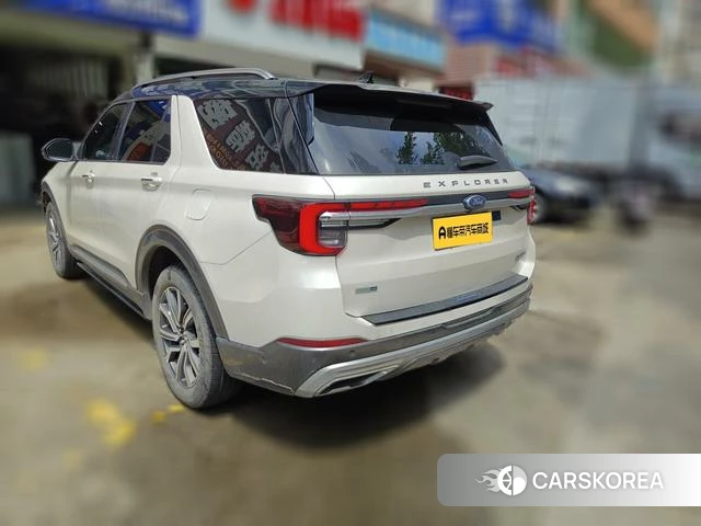 Ford Explorer 2023 Белый из Китая, фото 4