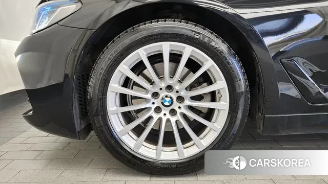 BMW 5 Series (G30) id 3789240 из Кореи 14