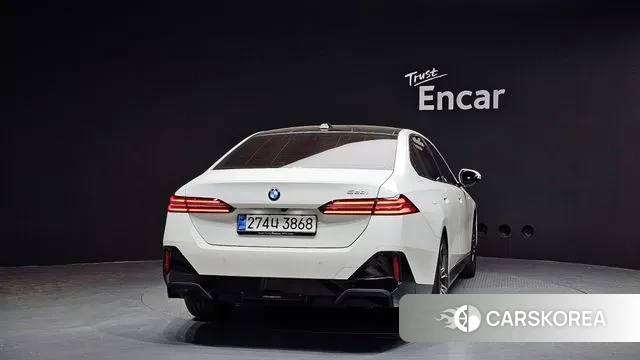 BMW 5 Series (G60) id 3393610 из Кореи 14