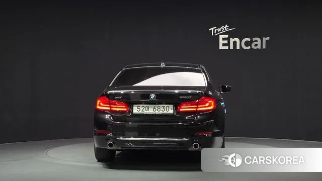 BMW 5 Series (G30) id 3396829 из Кореи 14