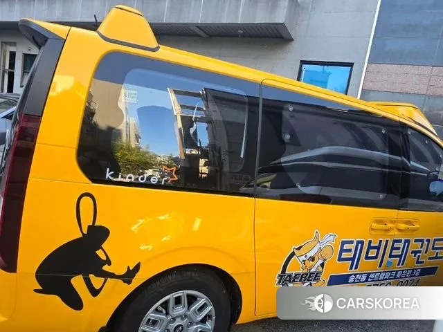 Hyundai Staria 2024 Желтый из Кореи, фото 4