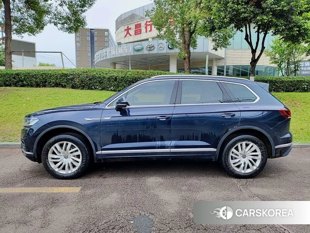 Volkswagen Touareg 2021 Черный из Китая, фото 5