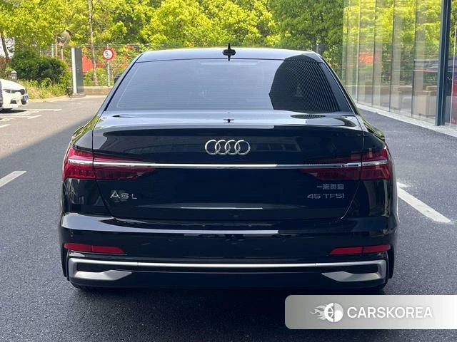 Audi A6L id 4235969 из Китая 10