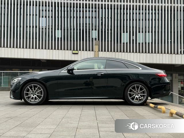 Mercedes-Benz E-class (imported) 2023 Зеленый из Китая, фото 4