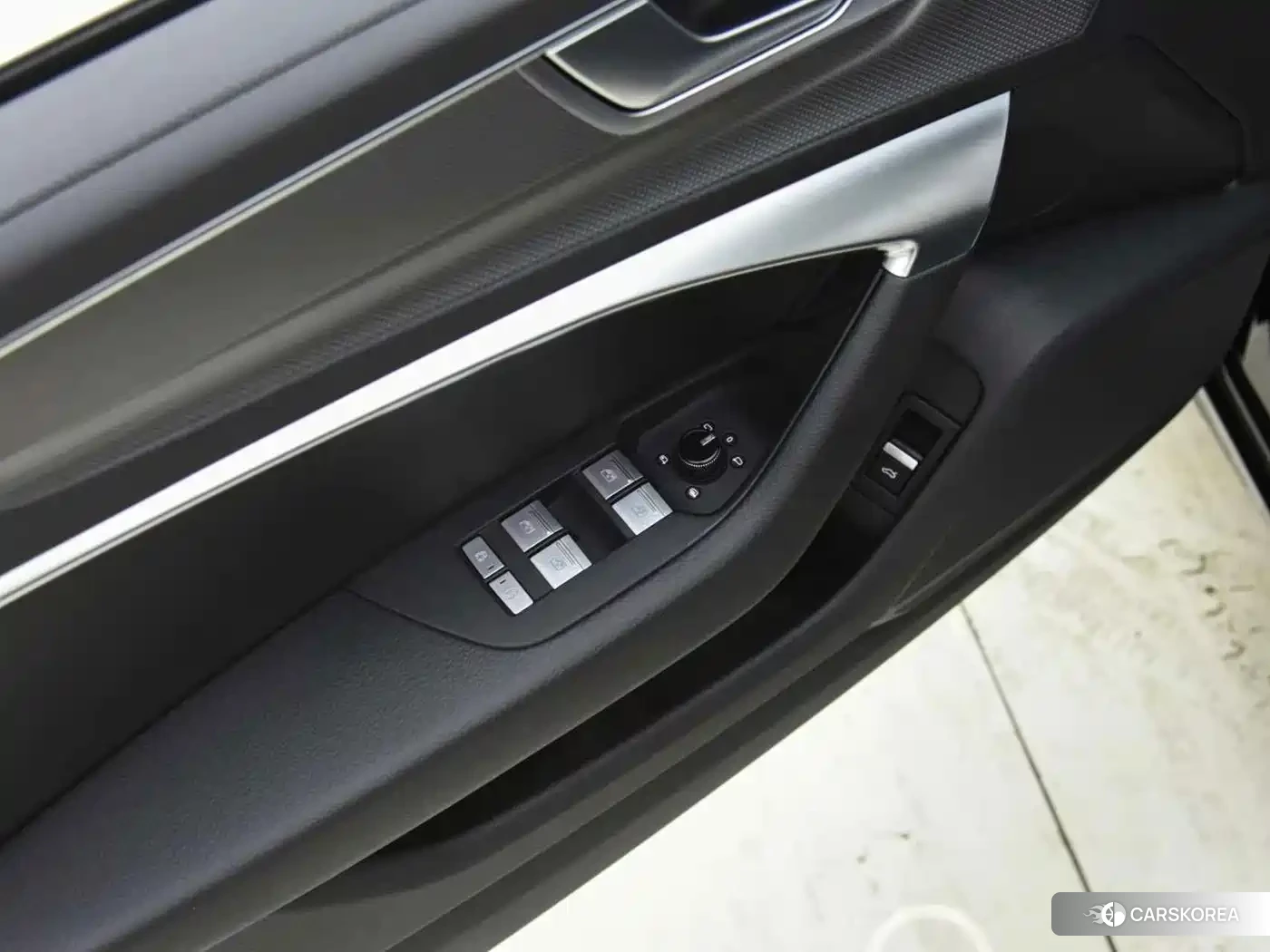 Audi A6L id 4654961 из Китая 9