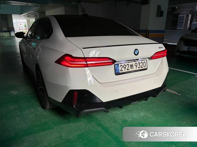 BMW 5 Series (G60) 2024 Белый из Кореи, фото 4