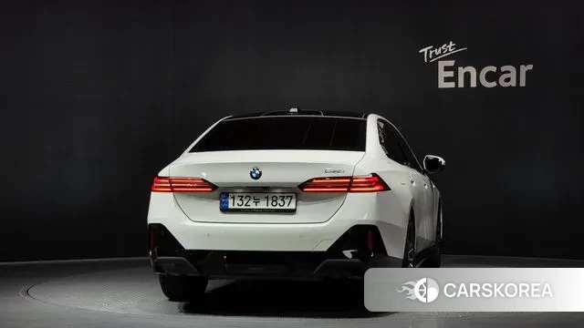 BMW 5 Series (G60) id 3477537 из Кореи 14