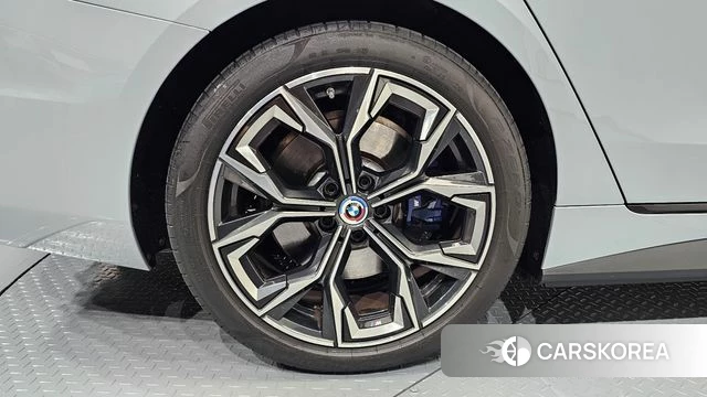 BMW i4 id 4665507 из Кореи 28