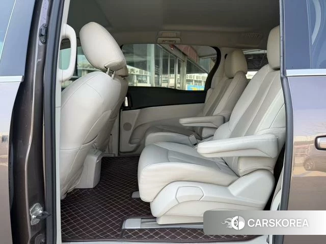 Buick GL8 2023 Коричневый из Китая, фото 4