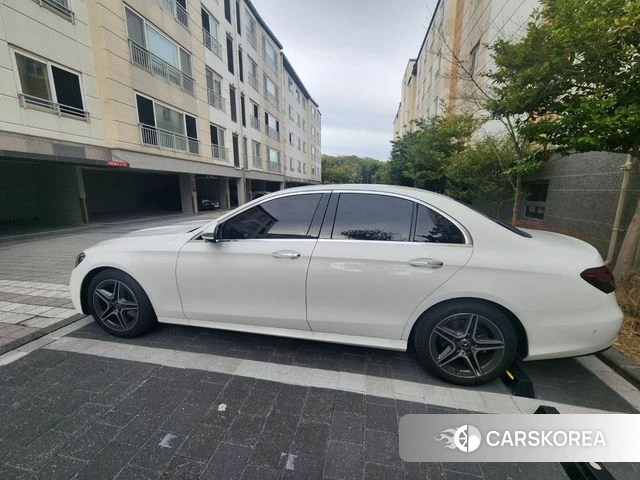 Mercedes-Benz E-Class W213 2022 Белый из Кореи, фото 4