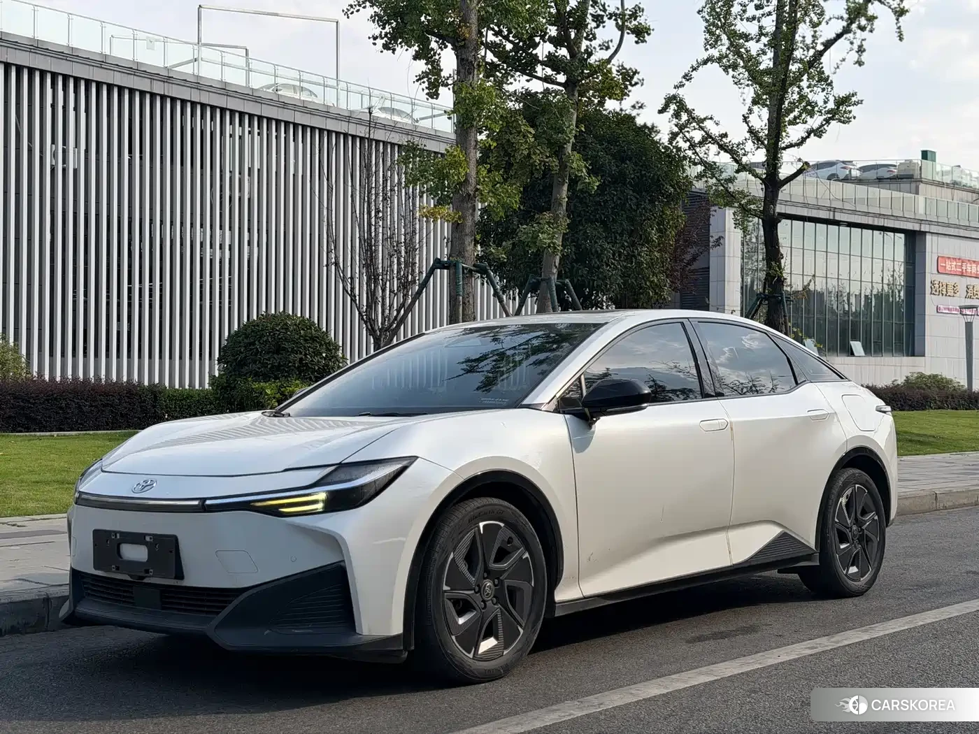 Toyota bZ3 id 4565298 из Китая 9