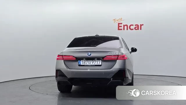 BMW 5 Series (G60) id 3739205 из Кореи 14