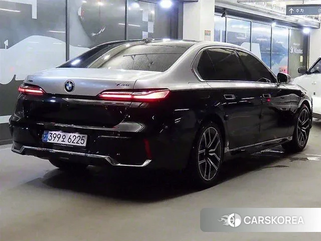 BMW 7 Series (G70) id 3036279 из Кореи 14