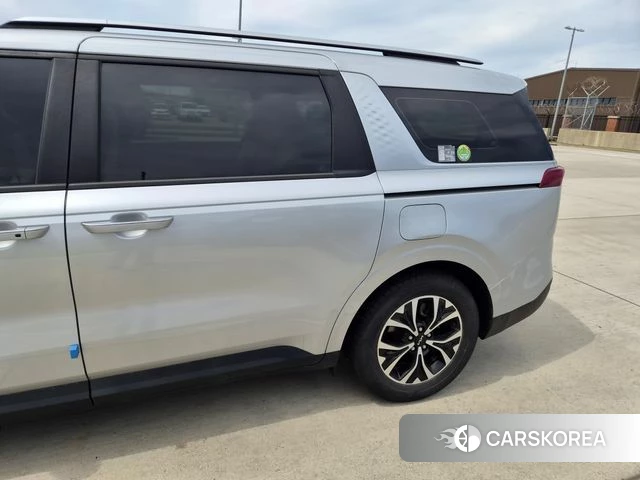 Kia Carnival 4th generation 2022 Серебряный из Кореи, фото 4