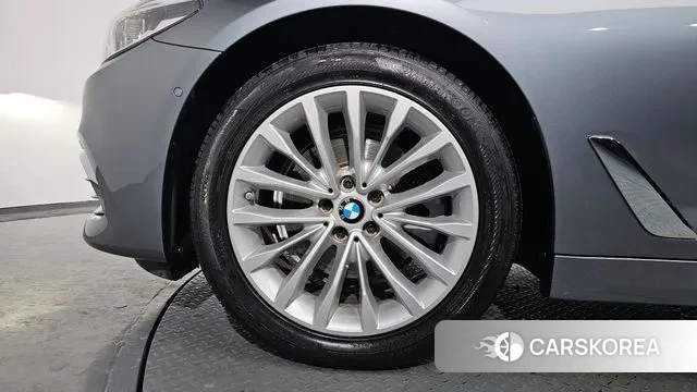 BMW 5 Series (G30) id 3504846 из Кореи 14