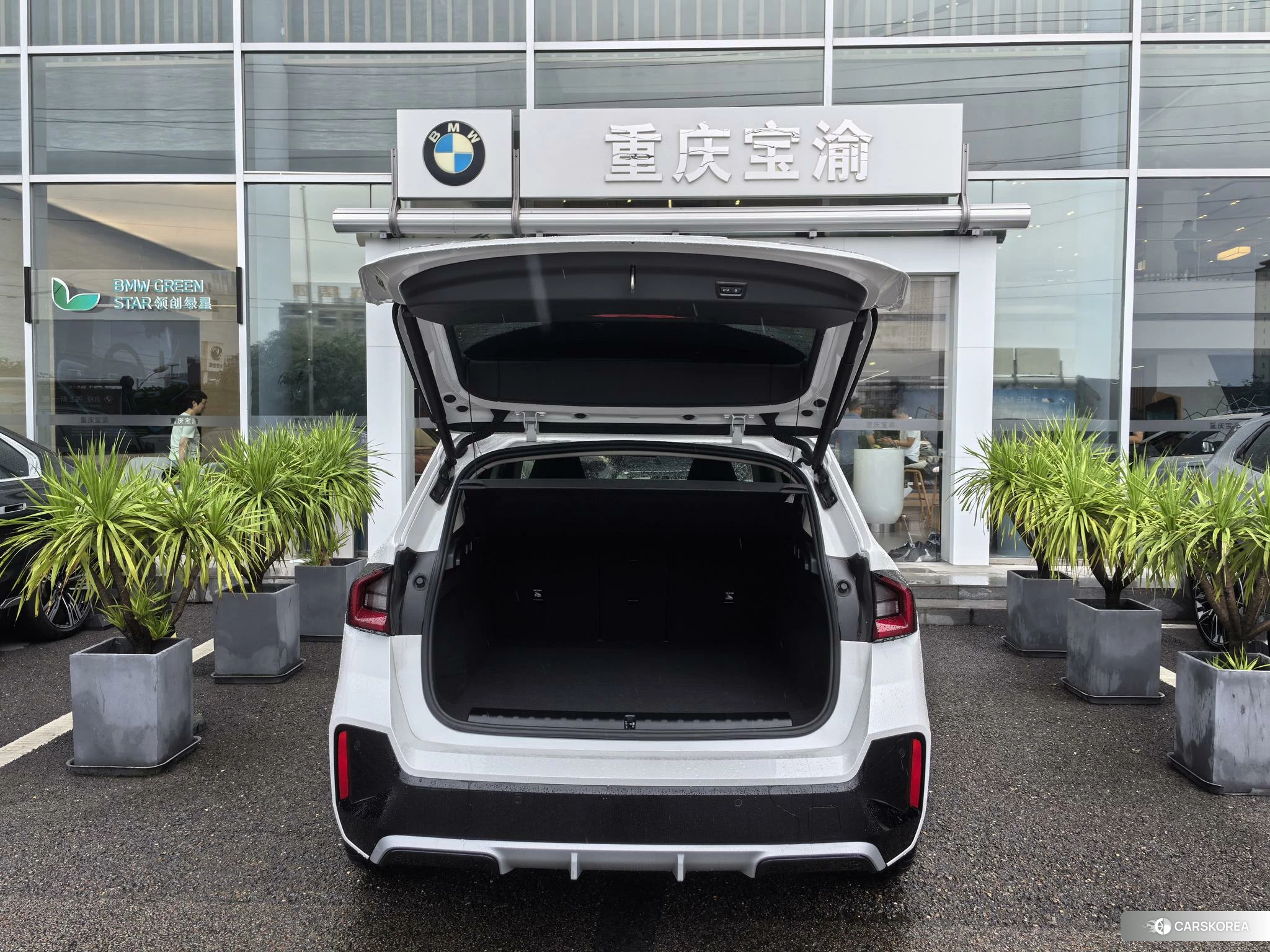 BMW iX1 id 4513890 из Китая 13