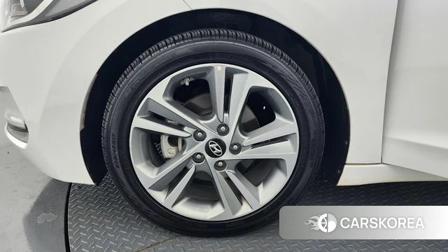 Hyundai Avante AD id 3796122 из Кореи 14