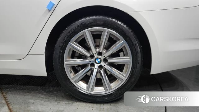 BMW 5 Series (G30) id 3808132 из Кореи 13