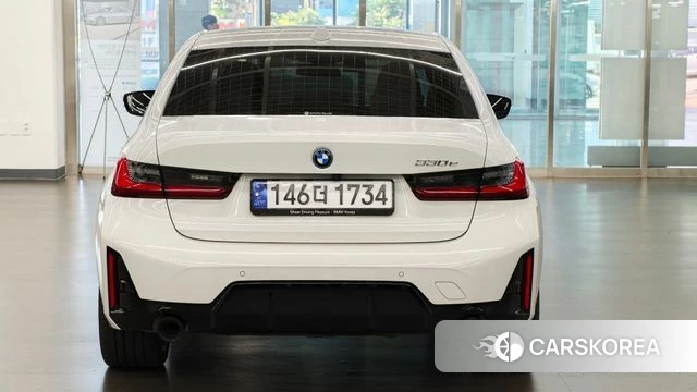 BMW 3 Series (G20) 2023 Белый из Кореи, фото 5