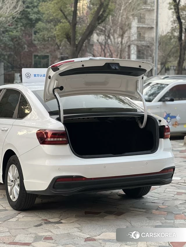 Volkswagen Lavida 2023 Белый из Китая, фото 4