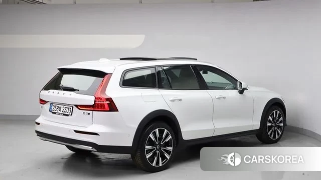 Volvo V60 Cross-Country 2nd Generation id 3251963 из Кореи 14