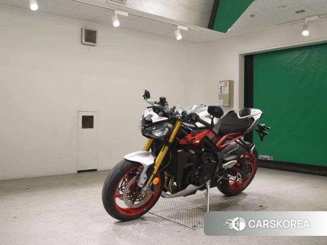 Triumph STREET TRIPLE RX 2026 из Японии, фото 5