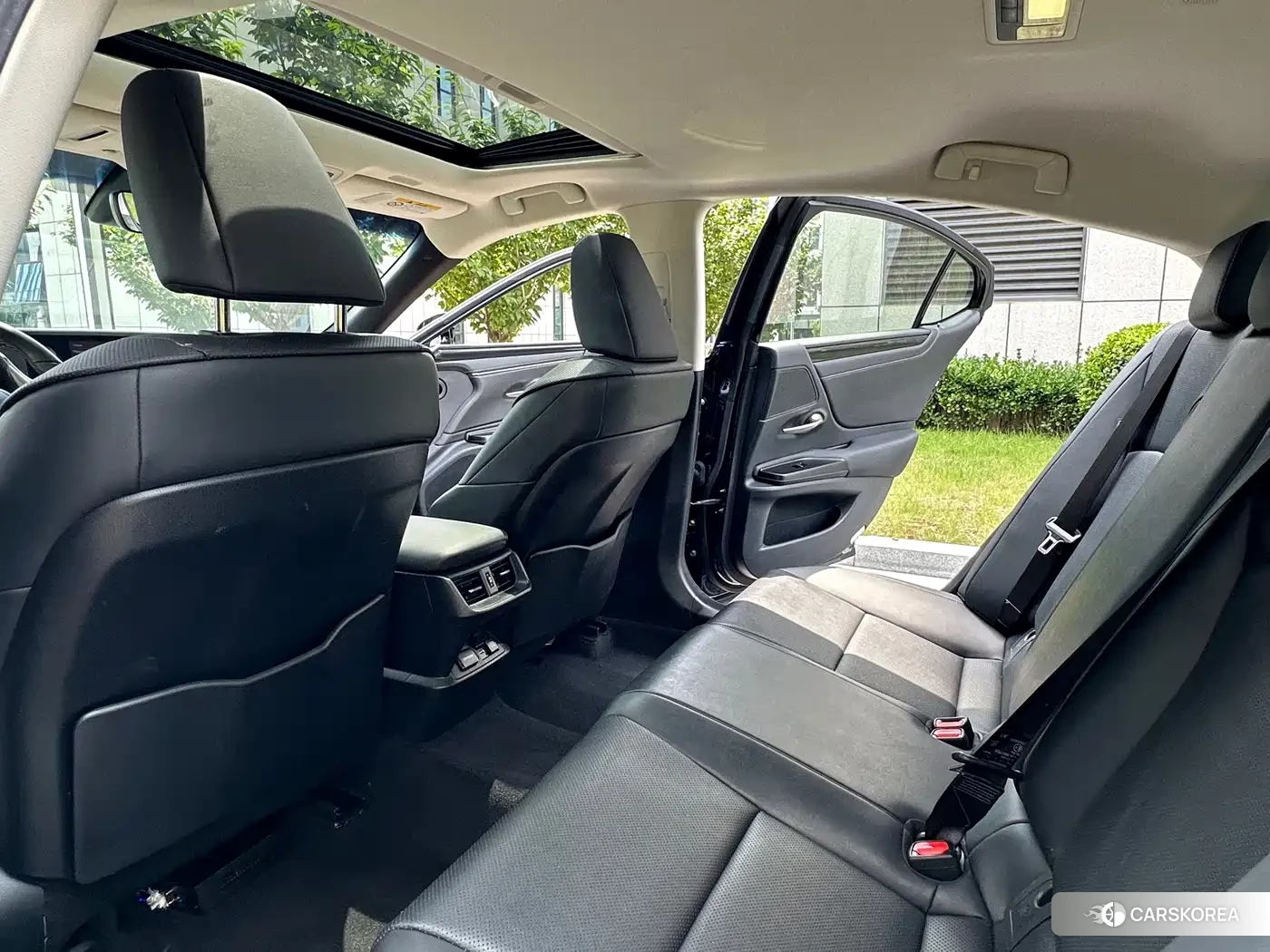 Lexus ES id 4554063 из Китая 24