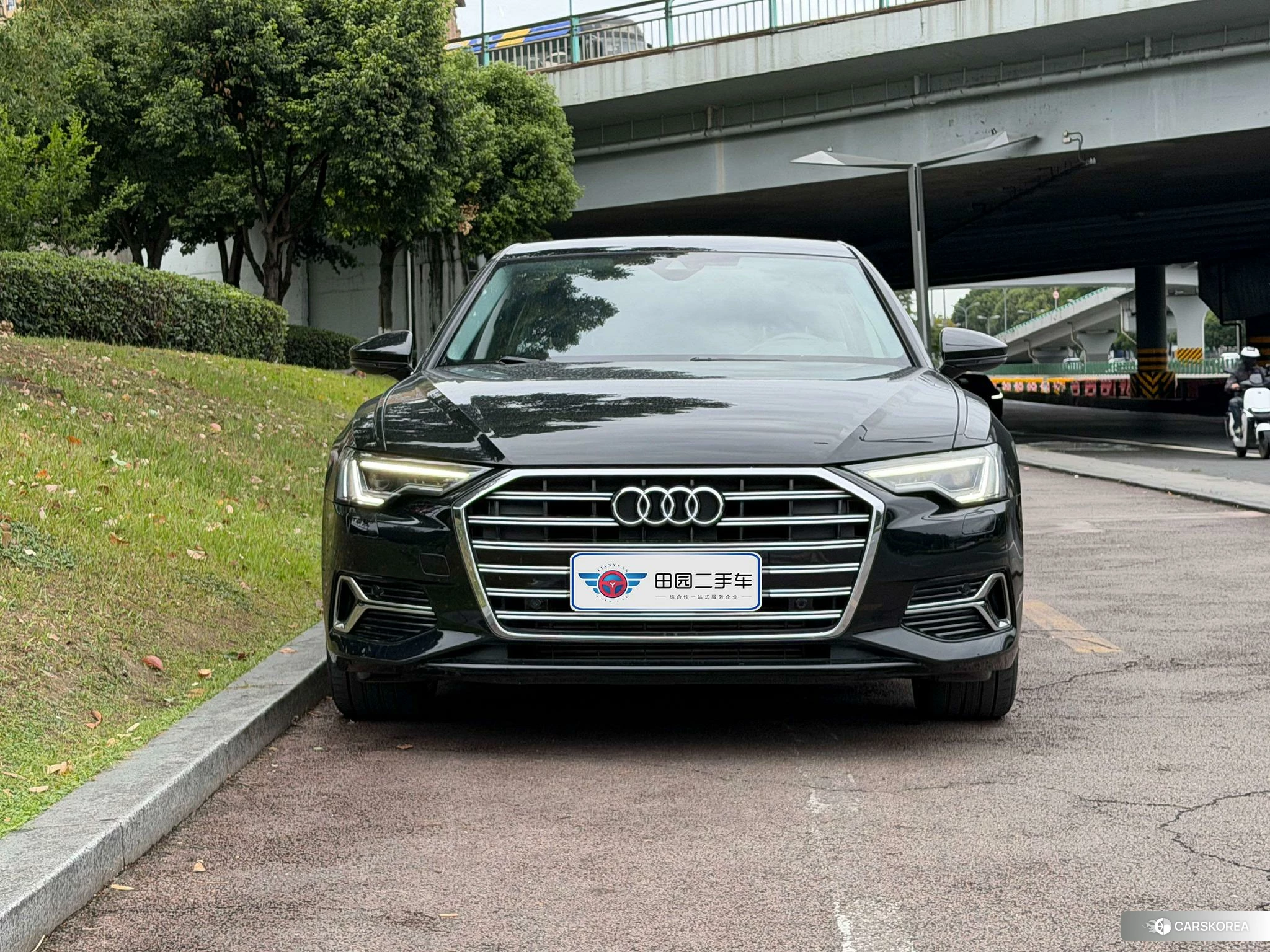 Audi A6L id 4454124 из Китая 7