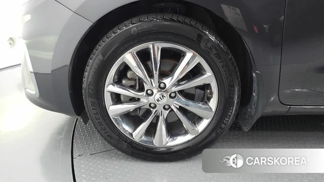 Kia The New Carnival id 4882042 из Кореи 32