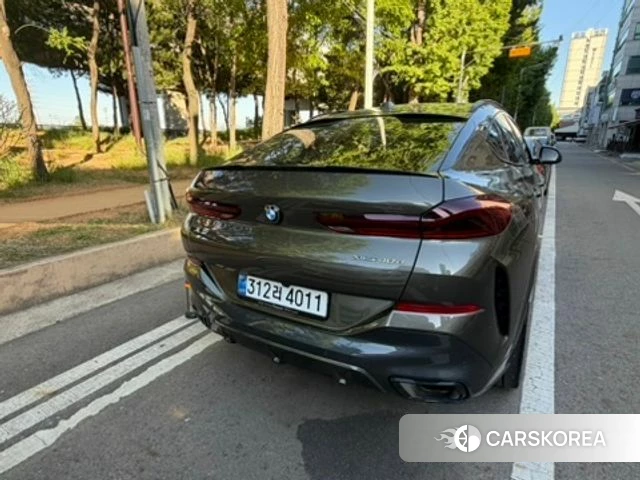 BMW X6 (G06) 2025 Золотой из Кореи, фото 4