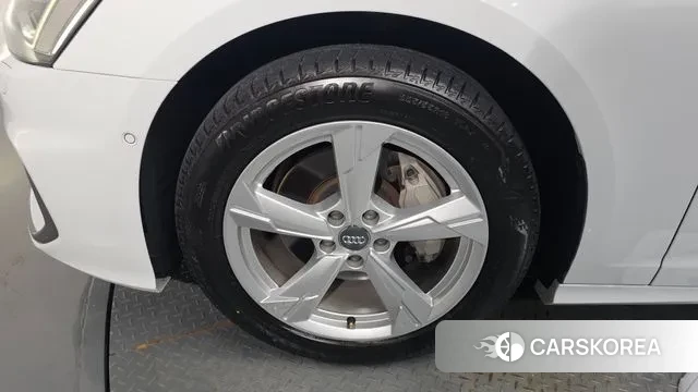 Audi A6 (C8) id 3044509 из Кореи 14