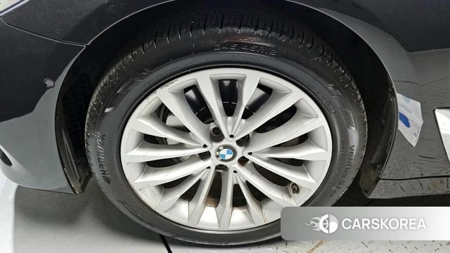 BMW 5 Series (G30) id 3873789 из Кореи 14