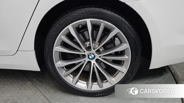 BMW 5 Series (G30) id 3672591 из Кореи 14