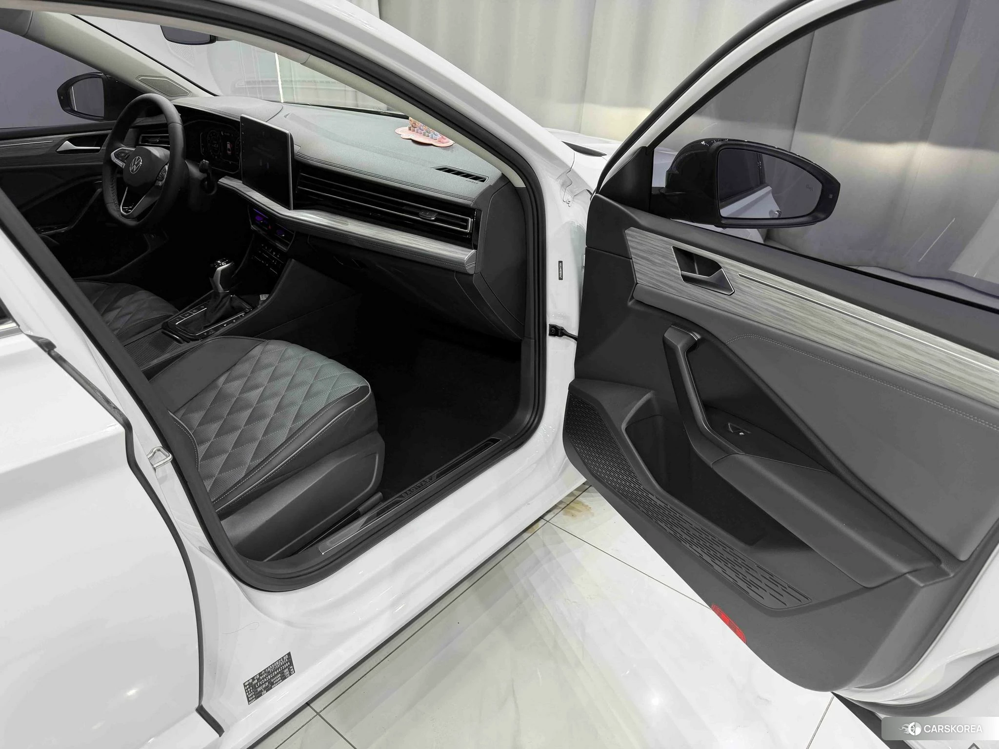 Volkswagen Sagitar id 4455352 из Китая 15
