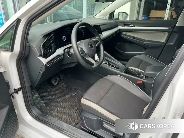 Volkswagen Golf 2024 Белый из Китая, фото 4