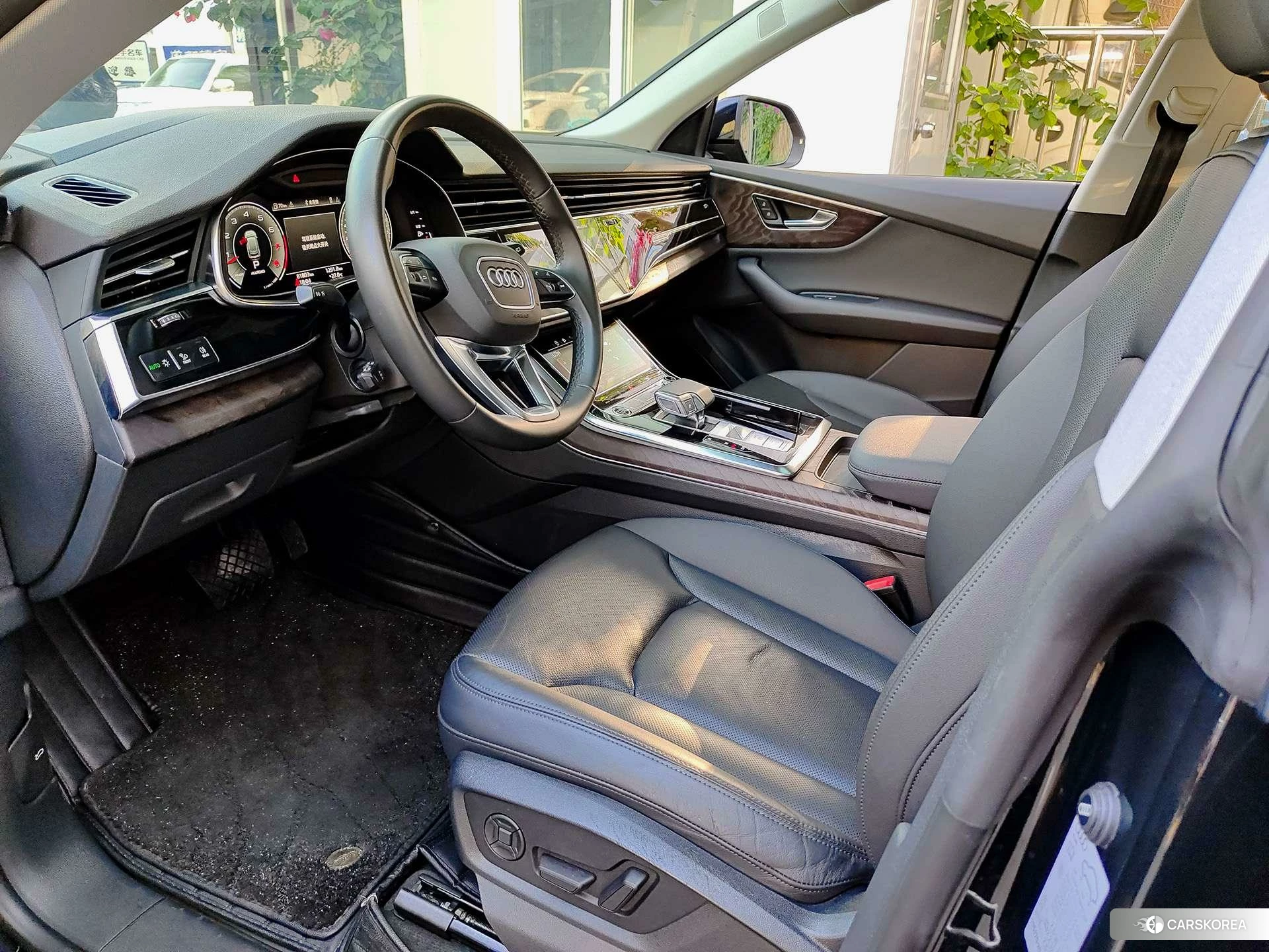 Audi Q8 2021 Черный из Китая, фото 5