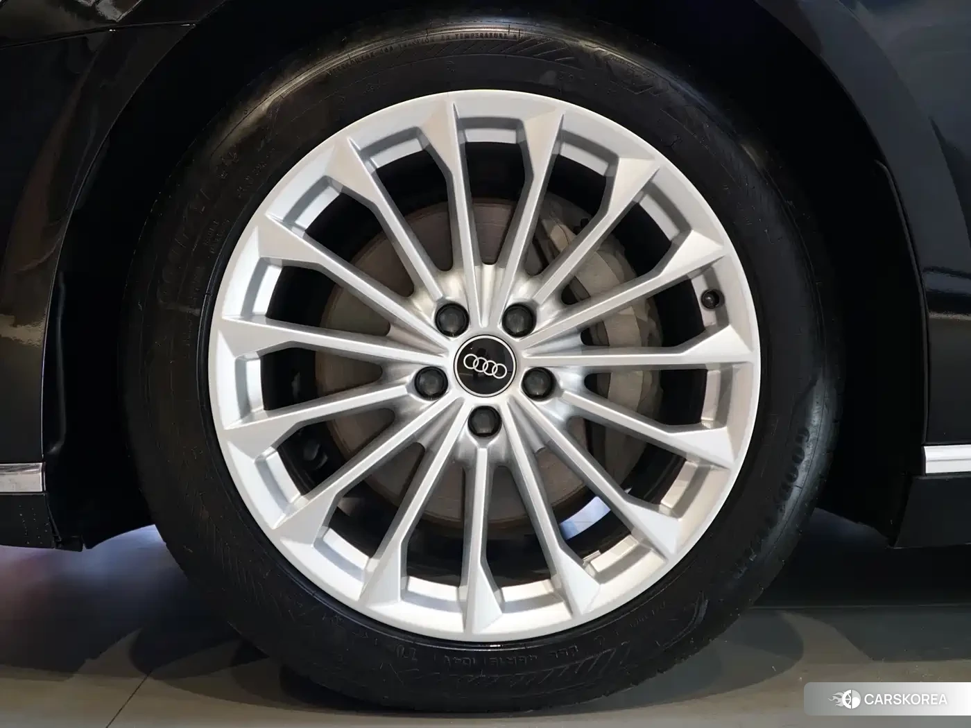 Audi A8 id 4654648 из Китая 17