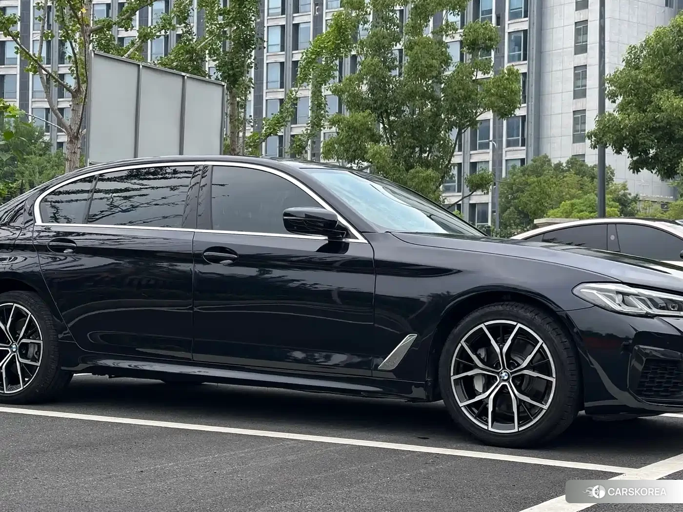 BMW 5 series 2021 Черный из Китая, фото 4