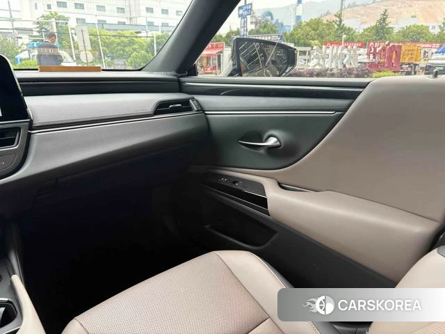 Lexus ES id 4301302 из Китая 13