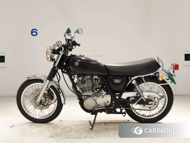 Проданный Yamaha SR 400 2017 из Японии, фото 2