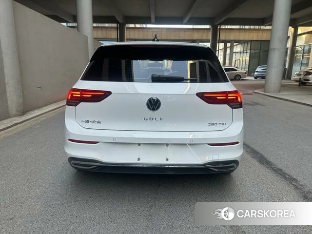 Volkswagen Golf 2022 Белый из Китая, фото 4