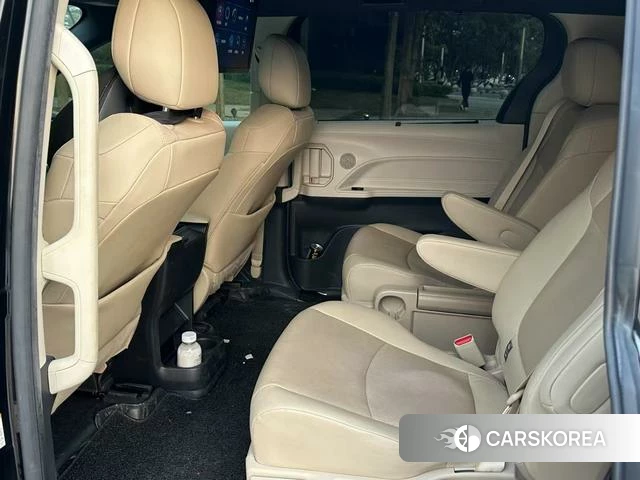 Toyota Saina 2022 Черный из Китая, фото 4