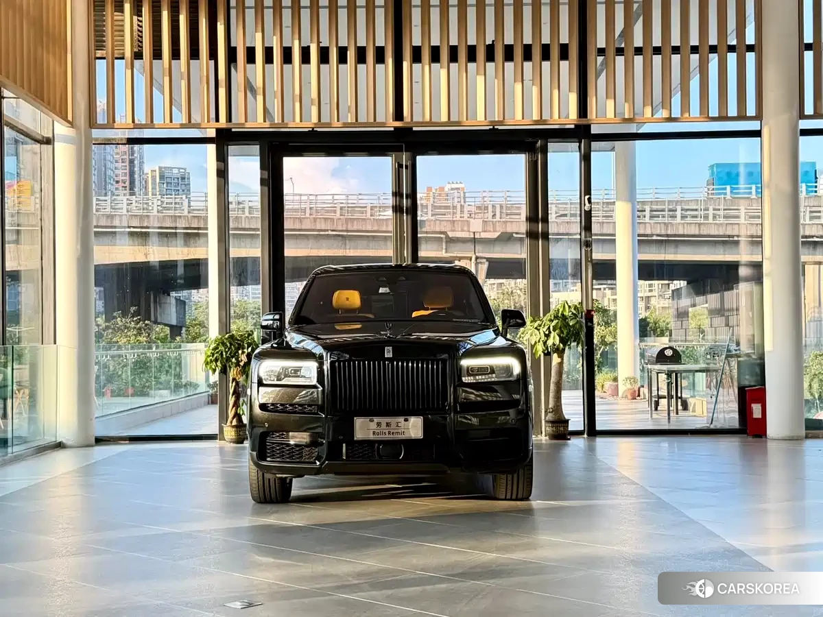 Rolls-Royce Cullinan 2023 Черный из Китая, фото 4
