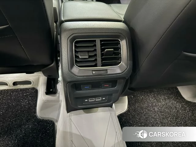 Volkswagen Tiguan L id 4271571 из Китая 17