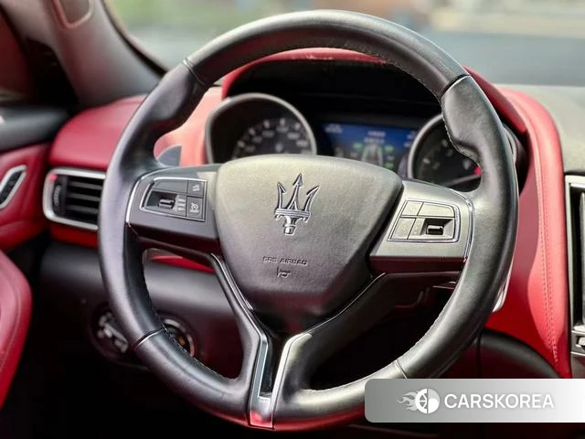Maserati Levante id 4238106 из Китая 8