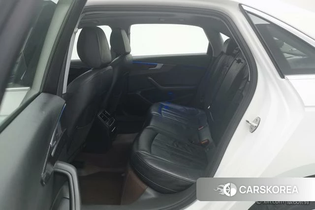 Audi A4L id 4210273 из Китая 18