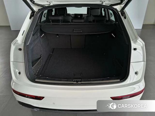 Audi Q5L 2024 Белый из Китая, фото 4