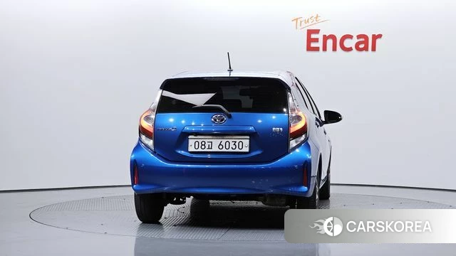 Toyota Prius C id 4667755 из Кореи 24